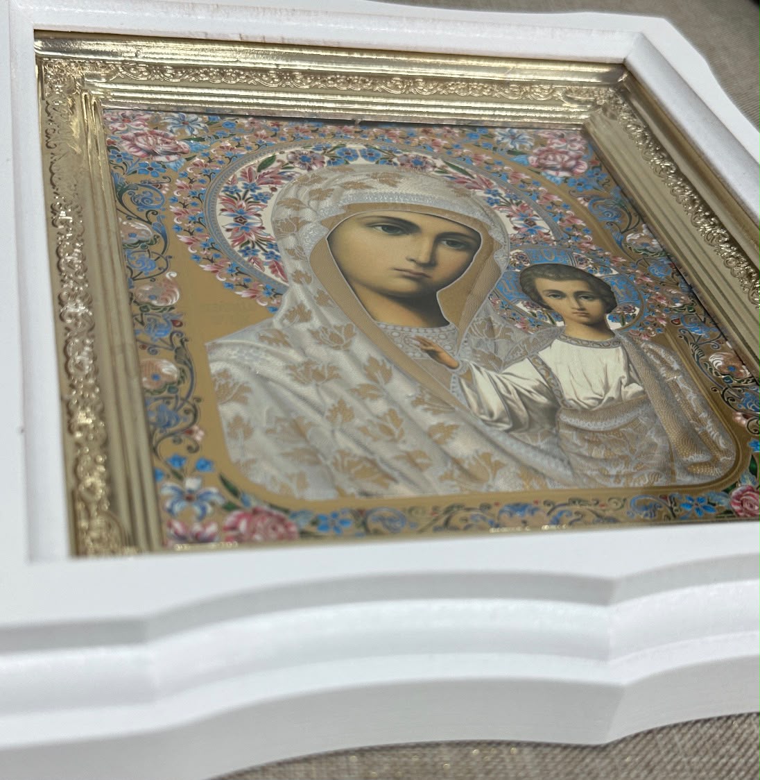 White Wooden Frame Icon of the Virgin Mary with the Child Jesus – 25 × 22 cm